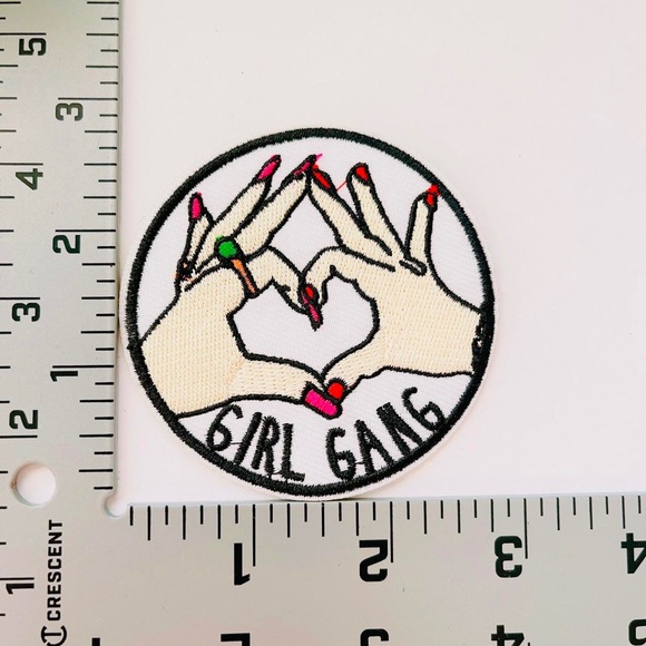 NWT Iron On Embroidered Patch-Girl Gang-Ring-Love Heart - Picture 2 of 3